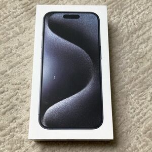 iPhone 15 Pro Box/package